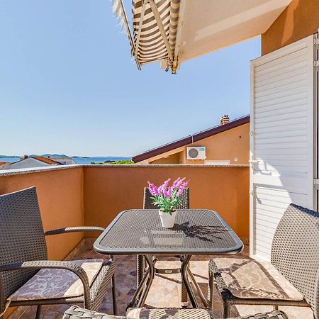 Apartmani Pocrnic Pakoštane 外观 照片