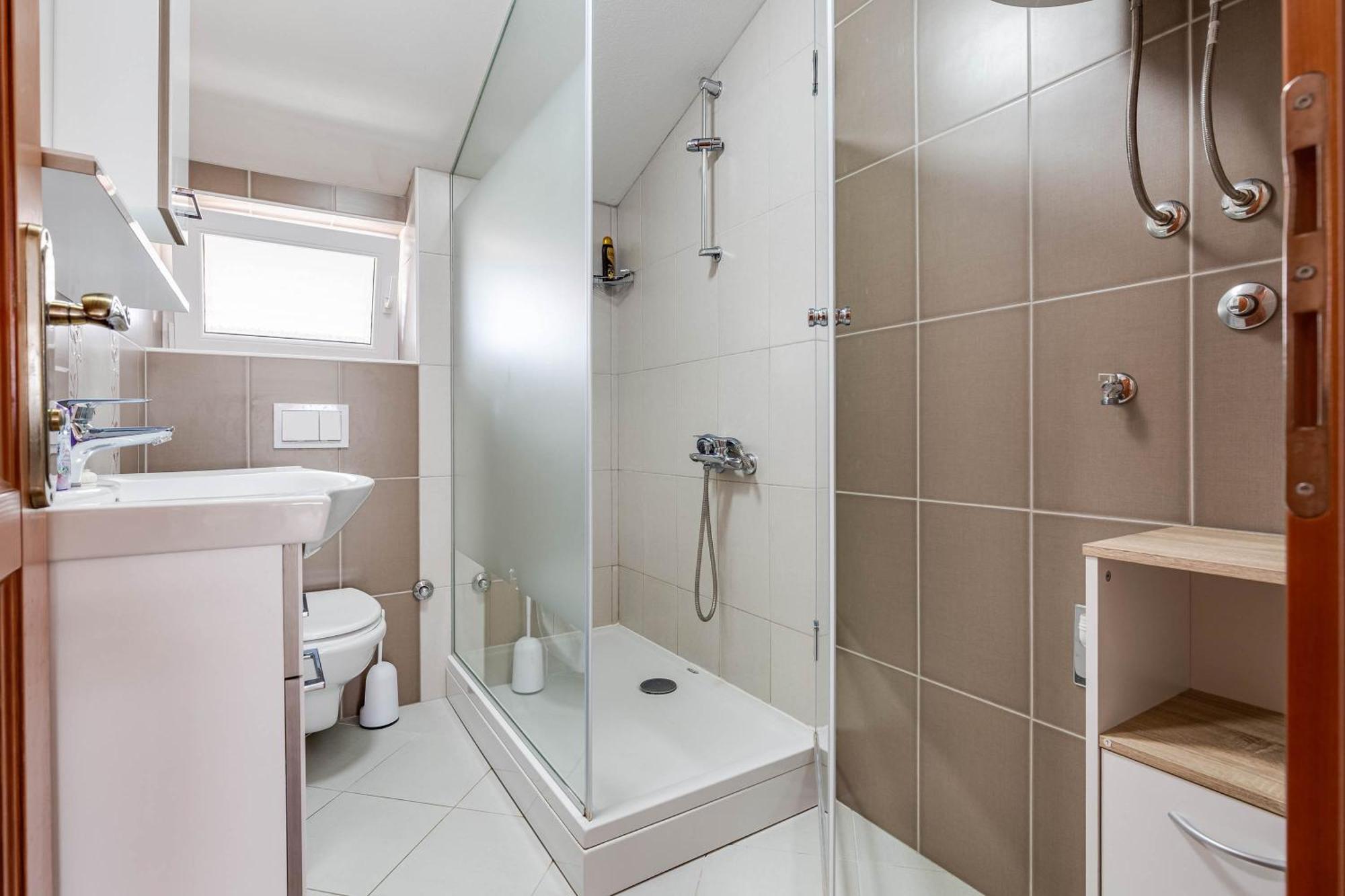 Apartmani Pocrnic Pakoštane 外观 照片