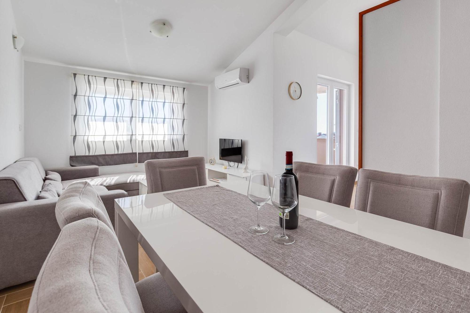 Apartmani Pocrnic Pakoštane 外观 照片