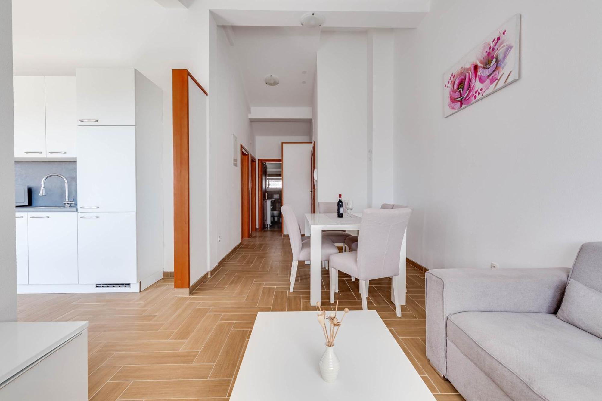 Apartmani Pocrnic Pakoštane 外观 照片