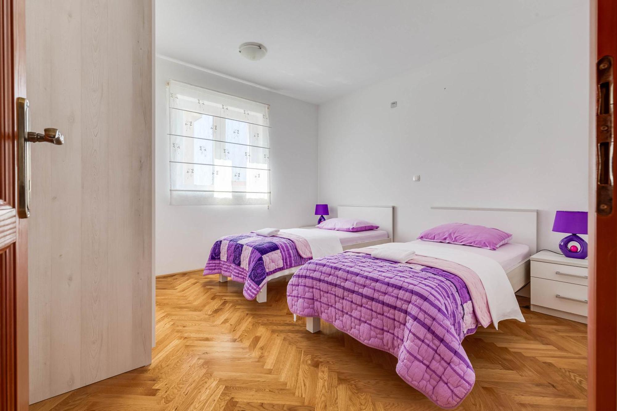Apartmani Pocrnic Pakoštane 外观 照片