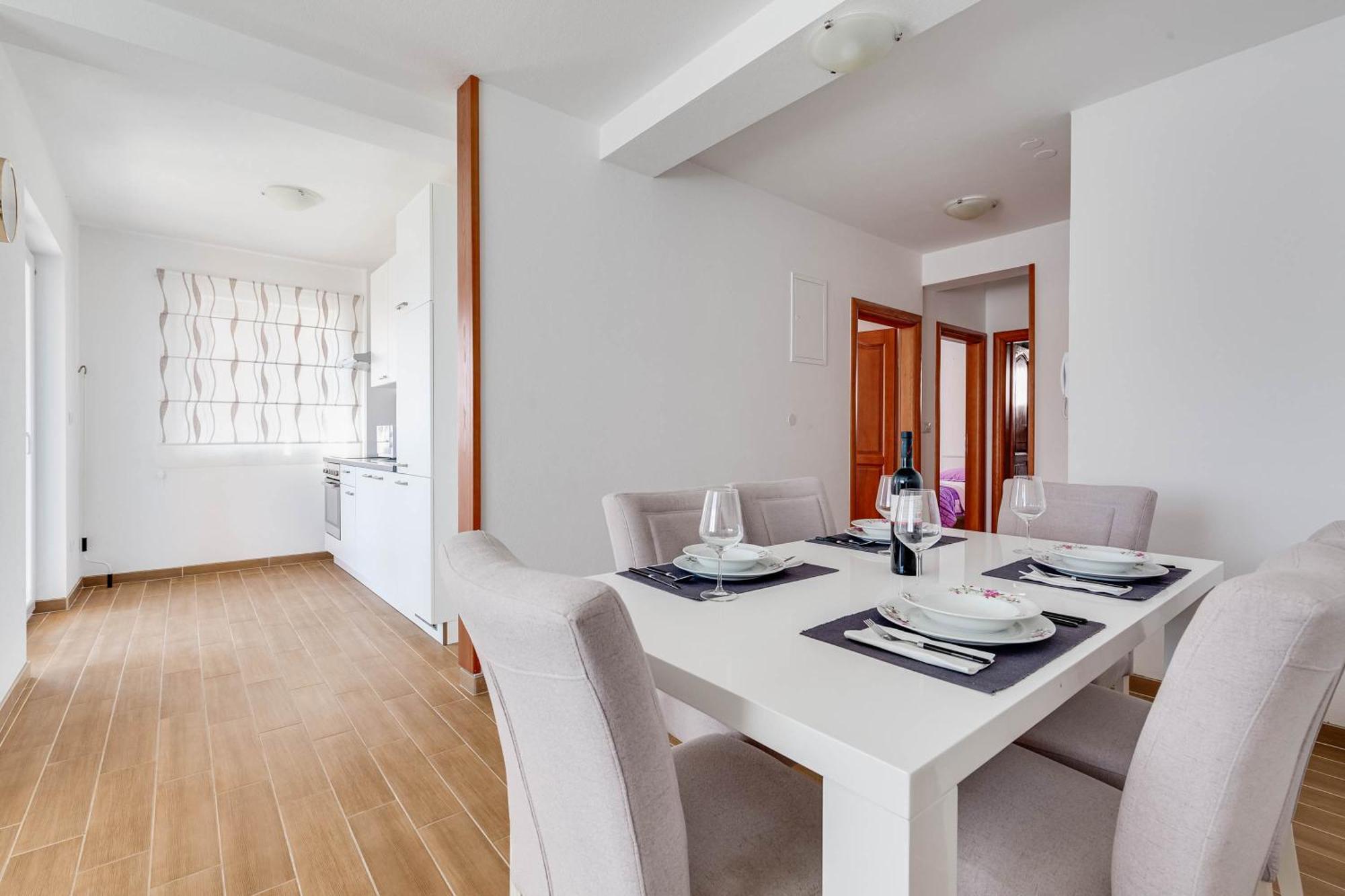 Apartmani Pocrnic Pakoštane 外观 照片