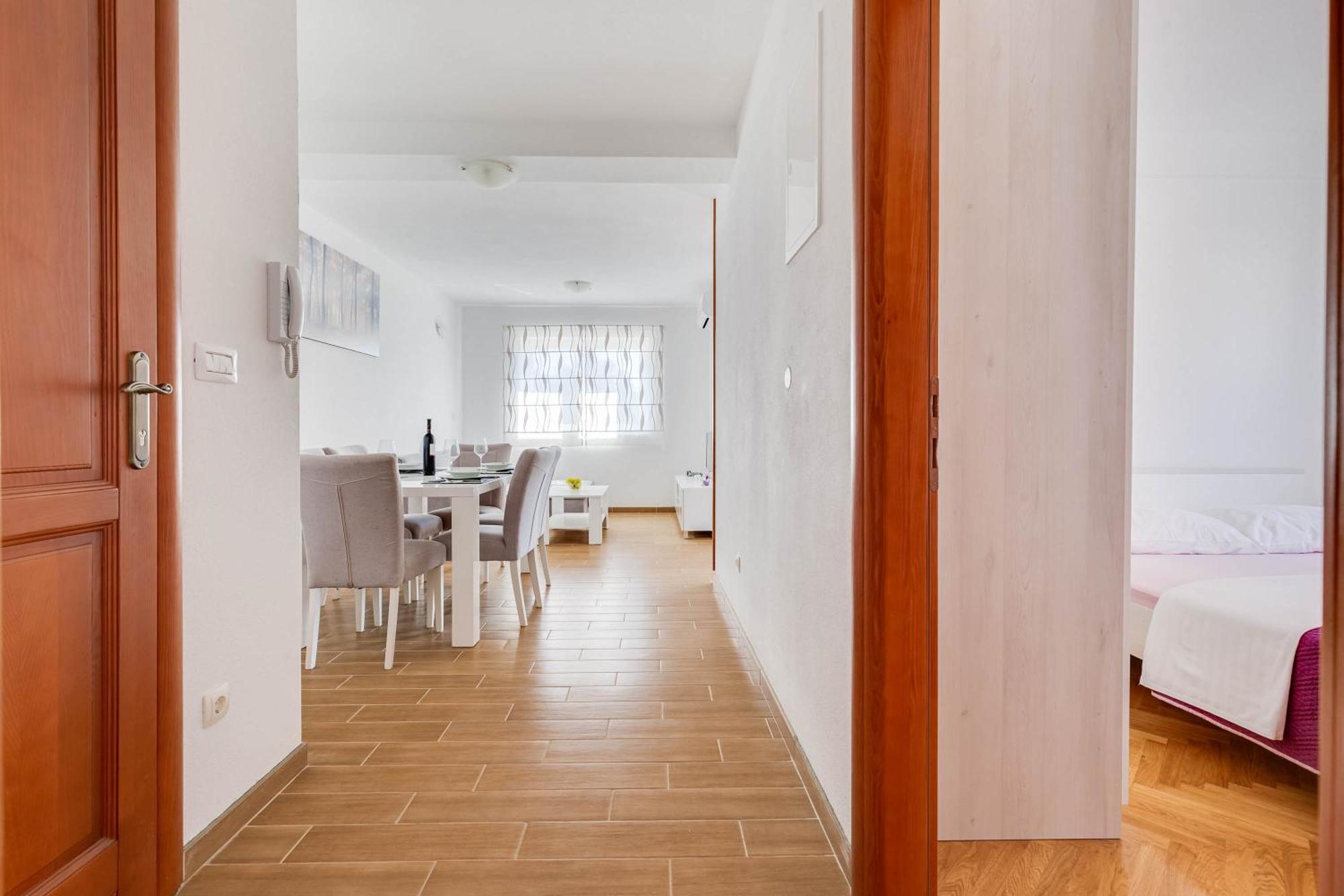 Apartmani Pocrnic Pakoštane 外观 照片