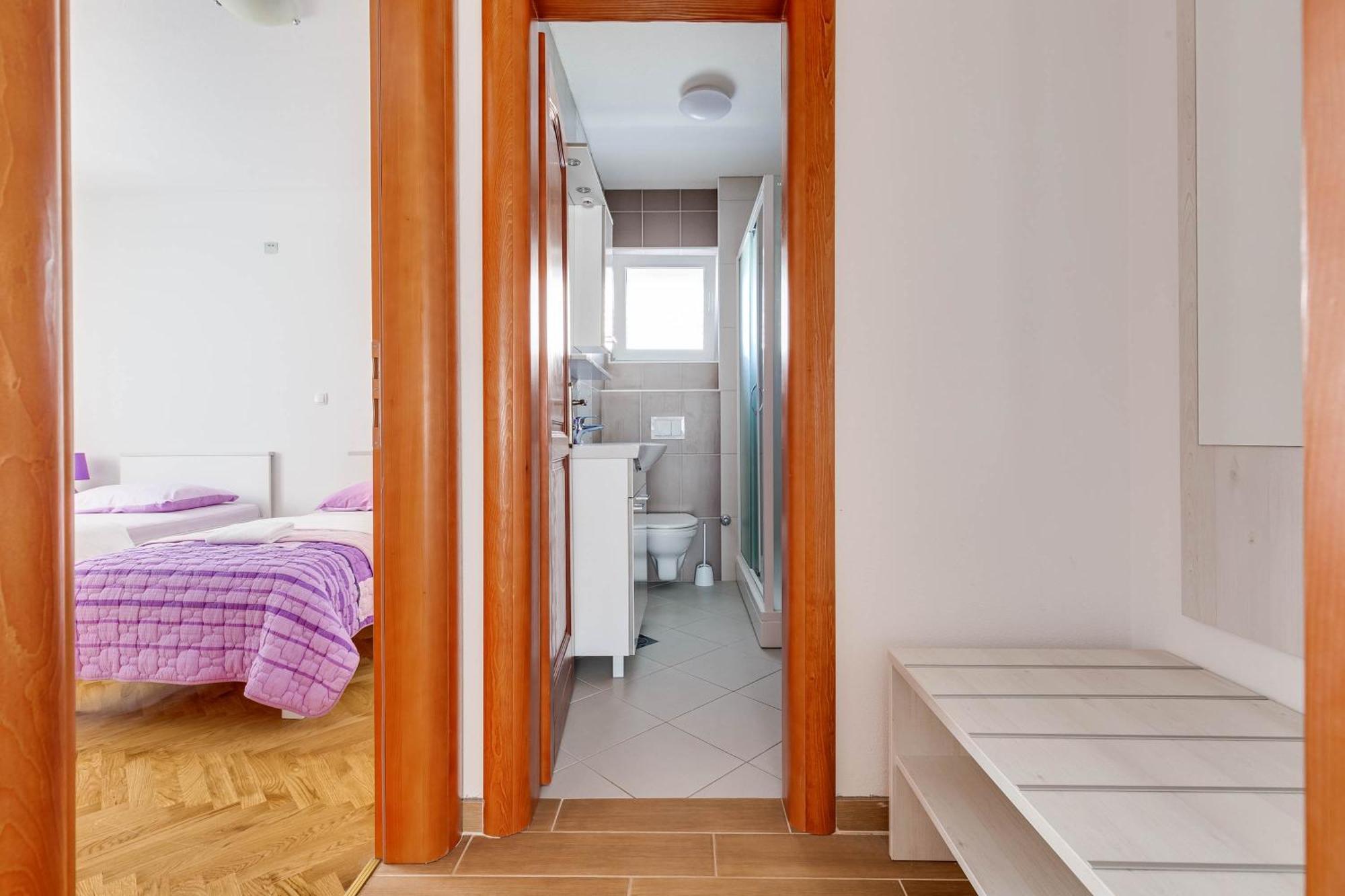 Apartmani Pocrnic Pakoštane 外观 照片